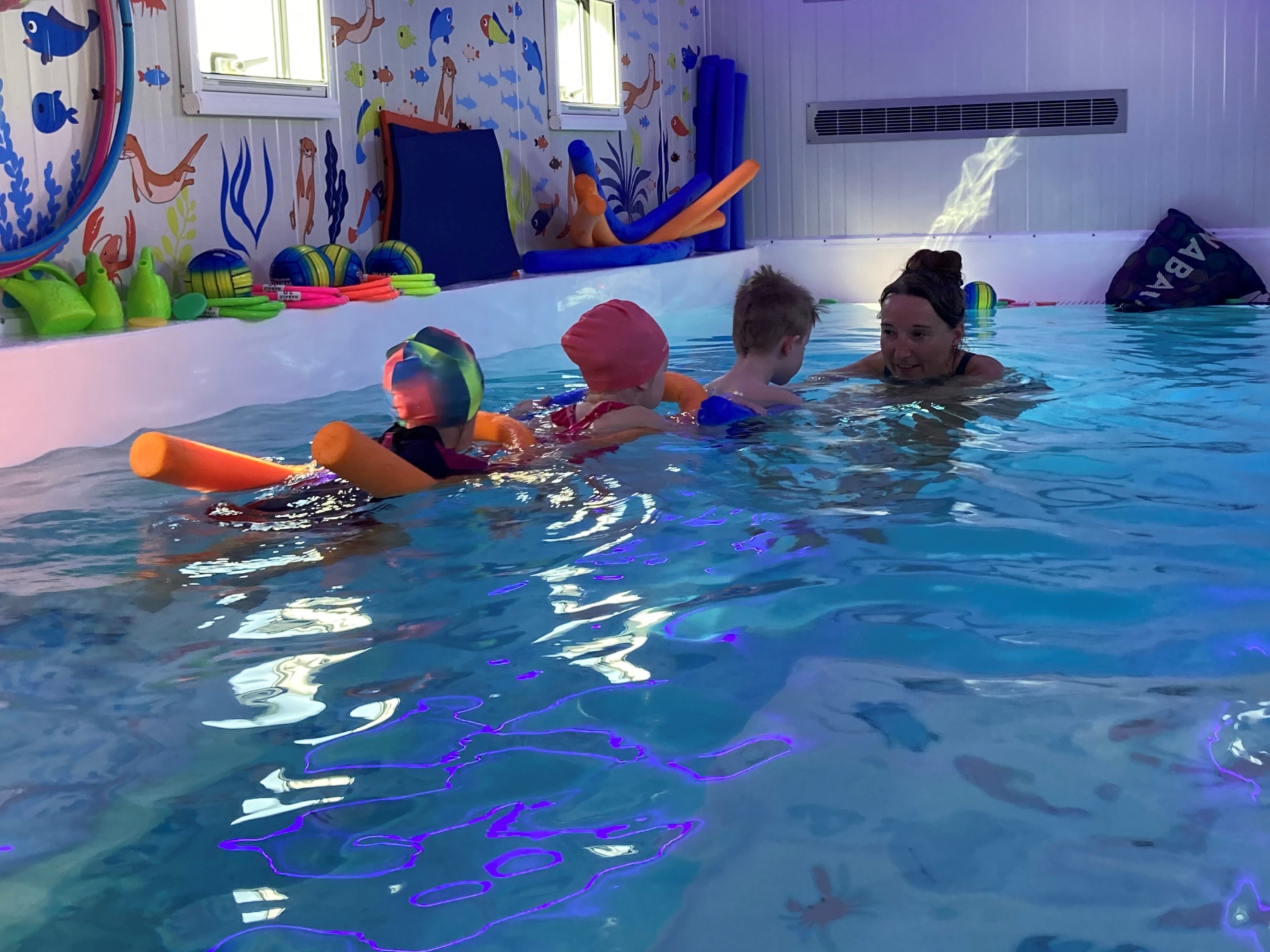 2024 03 20 SchwimmMobil am Standort S Vaihingen Kinder im Becken