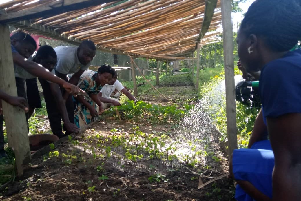 Training Baumschulbetreiber und Projektmitarbeiter Foto Stay Stiftung